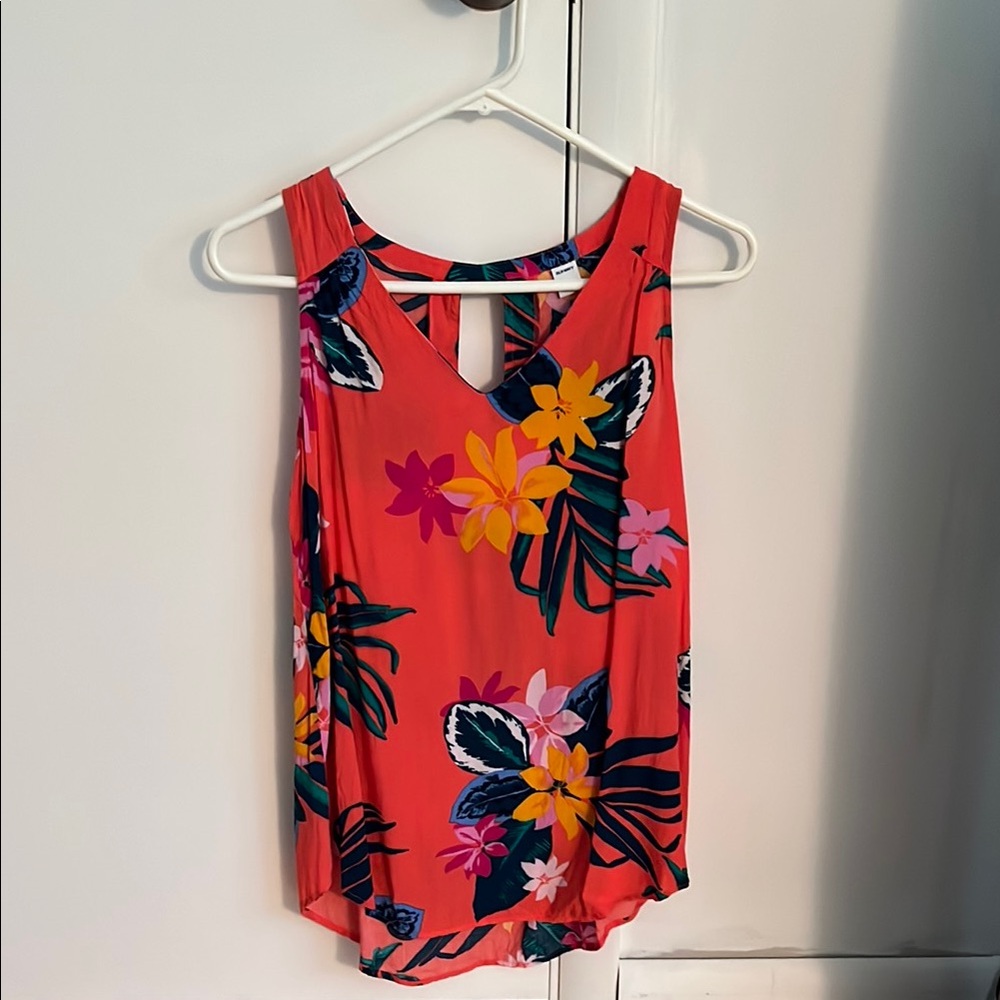 Old Navy Pink Sleeveless Tank Top with Cut Out Design